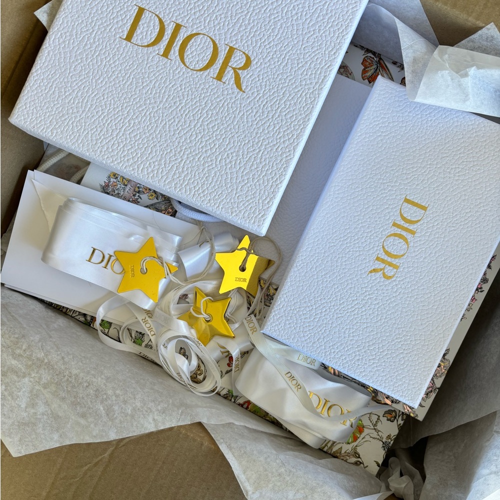 DIOR | gifting supplies box